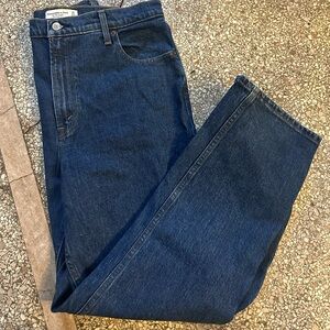 Abercrombie and Fitch jeans size 31/12. “The 90s straight ultra high-rise“